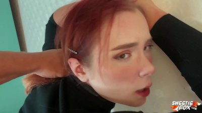 מענטש פאַקט אין די מויל און פּוסי אָובידיאַנט רעדהעאַדעד סקימפּי און קום אויף טיץ